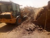 صور.. محافظ سوهاج: إزالة 924 حالة تعدى ضمن الموجة الـ 13