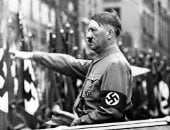 هتلر.. لماذا كان يكره القائد النازى اليهود وحقيقة أصوله؟
