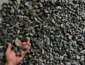 العثور على بقايا بلاستيك على شكل صخور وحصى بالشواطئ البريطانية 
