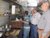 صور.. إعدام لحوم ودجاج وحلويات فى حملة تفتيشية بالمنصورة