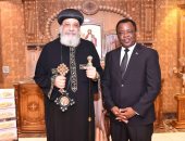 البابا تواضروس يستقبل سفير غينيا الاستوائية بالكاتدرائية المرقسية