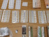 صور.. جمارك المطار تضبط محاولة تهريب كمية من العقاقير المخدرة