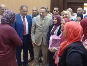 محافظ شمال سيناء يلتقى مديرى المدارس لمتابعة استعدادات العام الدراسى