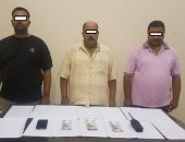 سقوط تشكيل عصابى انتحل صفة رجال شرطة وسرقة المواطنين بروض الفرج