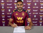 أستون فيلا يعلن تمديد عقد أحمد المحمدى لمدة موسم 