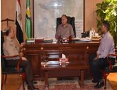 فيديو وصور.. أهالى الفيوم يشكون انقطاع مياه الشرب.. سكان سويكر وقرى أطسا الأكثر تضررا.. وأهالى سنورس: الشركة تقدم حلولا مؤقتة.. وشركة مياه الشرب: تشغيل خزانى اللاهون وسنورس.. والقابضة: خط قصر الباسل سيحل الأزمة