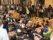 شاهد.. تحت شعار "بدون الأمازون لا يوجد مستقبل" إحتجاجات أمام السفارات البرازيلية بالعالم