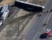إصابة 27 شخصا فى خروج قطار ركاب عن القضبان بولاية كاليفورنيا الأمريكية
