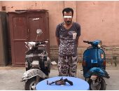 المتهم بسرقة الدراجات النارية فى مدينة نصر: "بسرق عشان فلوس الكيف"