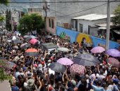 الآلاف يشيعون جثمان المغنى والملحن المكسيكى سيلسو بينا بمونتيرى