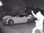 فيديو صادم..يعرض سرقة سيارة تسلا شديدة التأمين فى 30 ثانية فقط