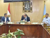 محافظ أسيوط يطالب بحصر احتياجات القرى الأكثر احتياجاً وفقا لاحتياجات المواطنين