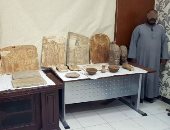 ضبط سائق بحوزته 14 لوحة جدارية فرعونية ورأسين لتمثالين فى أخميم بسوهاج