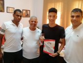 صور.. القناة يوقع عقدا مع نجل حمزة الجمل 5 مواسم