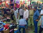 صور.. حملة ليلية لإزالة الإشغالات والتعديات بمنطقة سوق ليبيا بمطروح