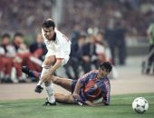 جول مورنينج.. نجم ميلان يسجل هدفا خياليا فى شباك برشلونة 94 