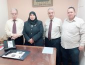 صور.. جمارك مطار القاهرة تضبط محاولة تهريب طبنجة صوت وعدد من الطلقات