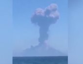 فيديو.. بركان سترومبولي يبدأ ثورانه في إيطاليا ويثير ذعر سياح صقلية