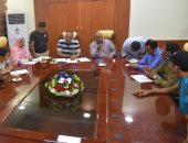 عملاً بمبدأ الشفافية والحياد.. طلاب مطروح يحضرون بلجنة توزيع المنح لإقرار رغبتهم (صور)