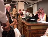 فيديو.. أمير سعودى يحقق أمنية شاب معاق بتوفير سكن ويعده بتزويجه خلال 72 ساعة