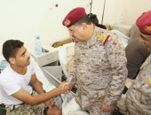 وزير الدفاع اليمنى يوجه برفع جاهزية المستشفيات لعلاج جرحى الجيش 