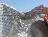 إزالة تعديات على الأراضى بمساحة 1698م2 بالمنوفية.. ورفع 200 طن قمامة بالمنيا