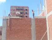 صور.. إيقاف 3 حالات بناء مخالف فى أحياء المنتزة والعامرية بالإسكندرية