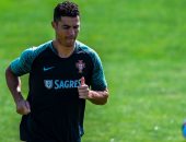 كريستيانو رونالدو بطل أغرب موقف فى تدريبات البرتغال.. فيديو