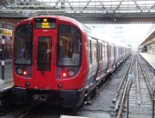 BBC: "تعرض امرأتين محجبتين لهجوم يشتبه أنه عنصرى فى مترو لندن"