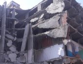 إزالة عقار 7 أدوار مقام على أملاك الدولة بعين شمس.. صور