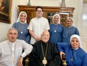 البطريرك الشرفى للكاثوليك يزور سفير الفاتيكان لتوديعه قبيل مغادرته القاهرة