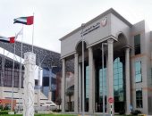محكمة أبوظبى تُغرم شركة 500 ألف درهم لامتناعها عن صرف أجور عمالها لمدة شهر