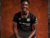 تشيلسى يكشف عن قميصه الثالث لموسم 2019 - 2020.. صور