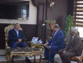 محافظ البحر الأحمر يناقش الخطة التدريبية لرفع كفاءة العاملين بالتضامن