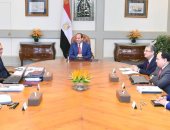 السيسى يبحث استراتيجية وزارة البترول ويوجه بالتوسع فى خطط البحث والاستكشاف