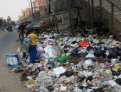 قارئ يشكو من انتشار أكوام القمامة بشارع ترعة الجبل بالمطرية