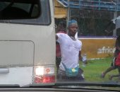 سوبر كورة.. جماهير سيراليون تعتدى على منتخب ليبيريا قبل مباراة اليوم