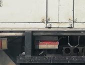 قارئ يشارك صحافة المواطن بصورة لسيارة نقل مطموسة اللوحات بطريق المريوطية