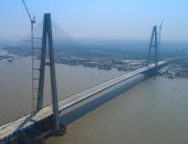 الصين تستعد لافتتاح أطول جسر معلق بكابل عائم فى العالم..صور