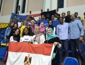 طلاب جامعة القناة فى صفوف مشجعى منتخب مصر ببطولة العالم لكرة الطائرة للناشئات