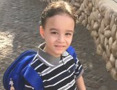 باليونيفورم واللانش بوكس.. "على" يشارك بصورة ابنه فى أول يوم دراسة