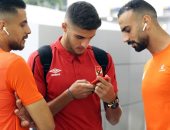 3 مشاهد فى رحلة الأهلى والمصرى الأفريقية عبر الخطوط الإثيوبية.. دردشة بين إيهاب جلال وإكرامى ورمضان.. حوارات جانبية للشحات والشيخ مع نجوم الفريق البورسعيدى.. وجلسة خاصة تجمع الثلاثى النيجيرى