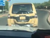 فيديو.. مواطن كويتى يسرق سيارة عسكرية ويصطدم بسيارات أخرى قبل ضبطه 