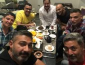 حفلة شاى تجمع نجوم "سينرجى" ياسر جلال وفتحى عبد الوهاب ومحمد رجب 