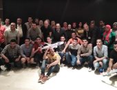 أوائل الثانوية العامة يغادرون مطار القاهرة لبدء جولة أوروبية بالخارج.. صور