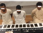 ضبط 3 أشخاص بحوزتهم 18 طربة حشيش و52 تذكرة هيروين بجنوب سيناء