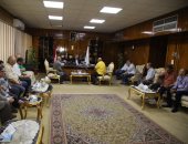 محافظ قنا يستقبل وفد وزارة الإسكان والمرافق والمجتمعات العمرانية