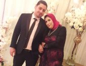 "محمود" يعبر عن حبه لزوجته فى يوم التقدير: لو استطعت أن أهديك قلبي لأهديتك