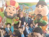 صور .. وكيل تعليم كفر الشيخ تتفقد المدارس وتشارك الأطفال ألعابهم