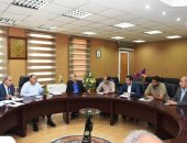 رصف طريق العلاقمة والمعهد الدينى بالزقازيق كمحاور مرورية جديدة